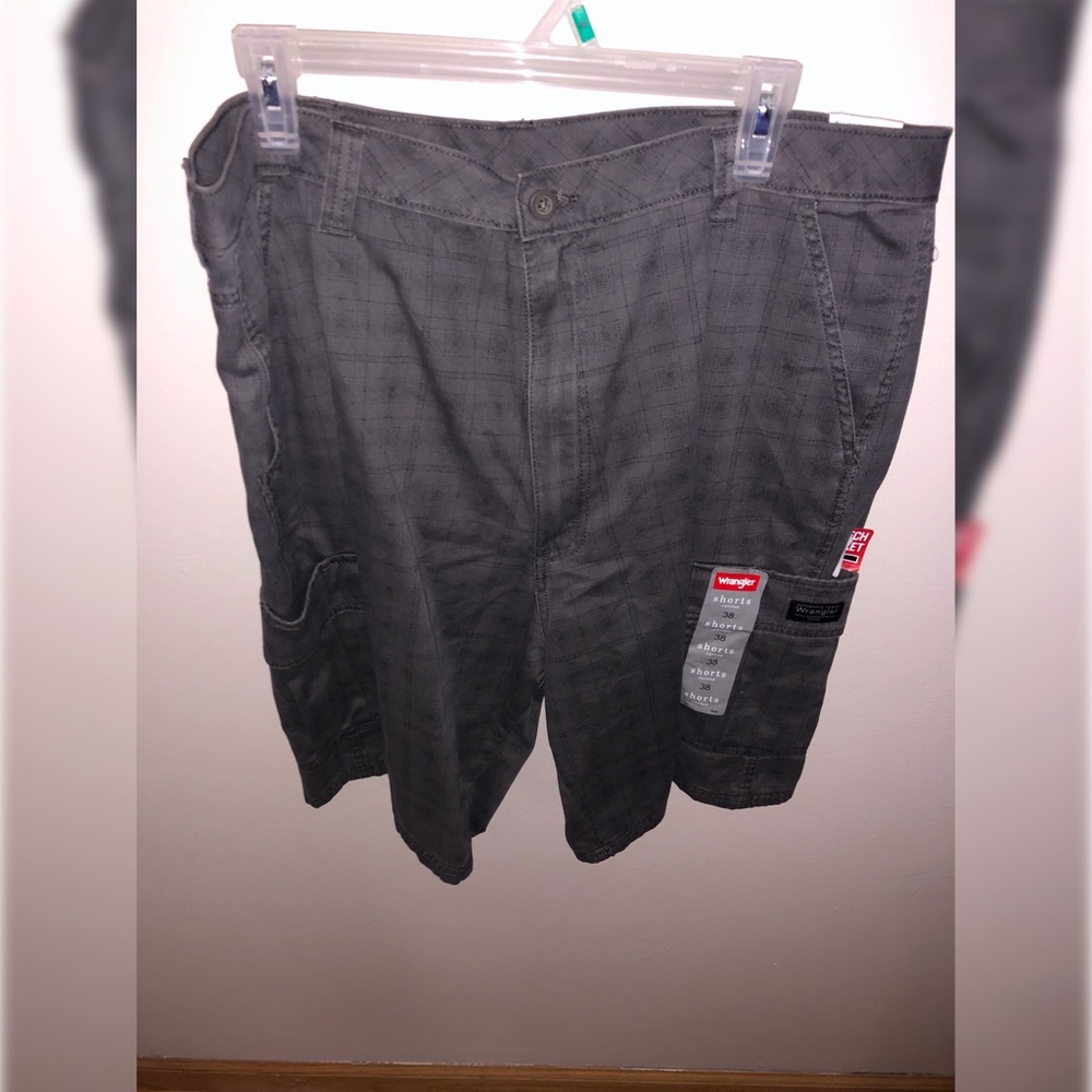 NWT Wrangler Gray Cargo Shorts